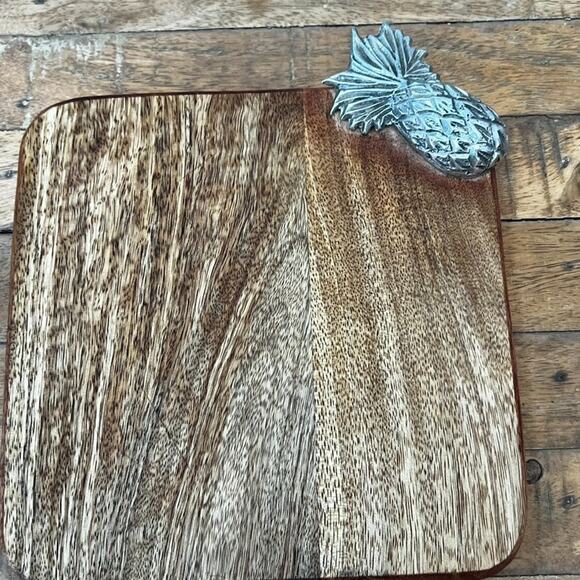 Cheese Cutting Board Pewter Pineapple Decoration On The Corner 7.5 x 7.5" - Picture 2 of 6